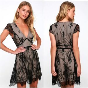 Lulus Liano Black Lace Skater Dress sz XS